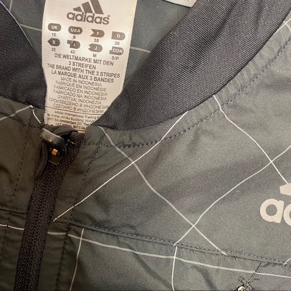 Adidas Black Running Jacket Small - Picture 3 of 3